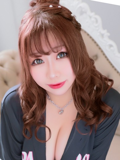 いより　爆乳エッチな最胸歌姫プロフィール写真1