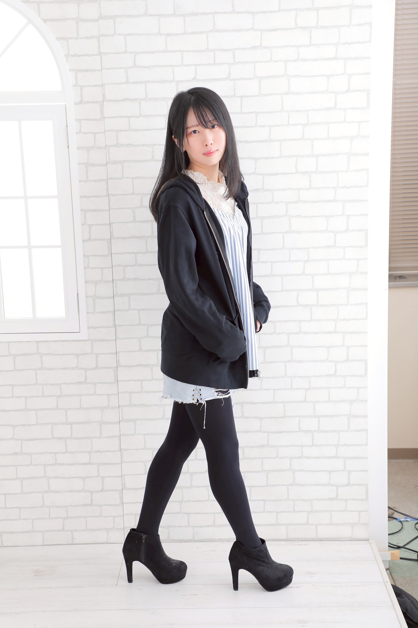 梁華プロフィール写真3