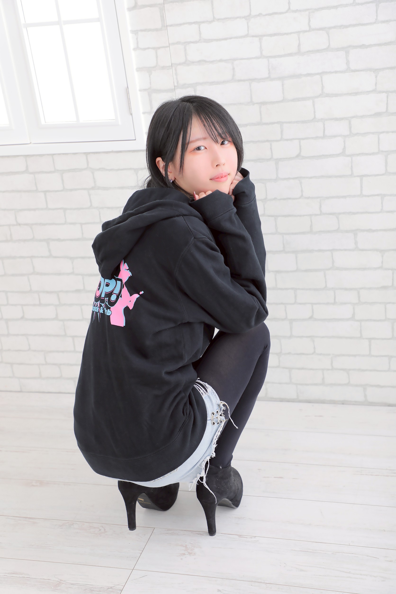 梁華プロフィール写真4