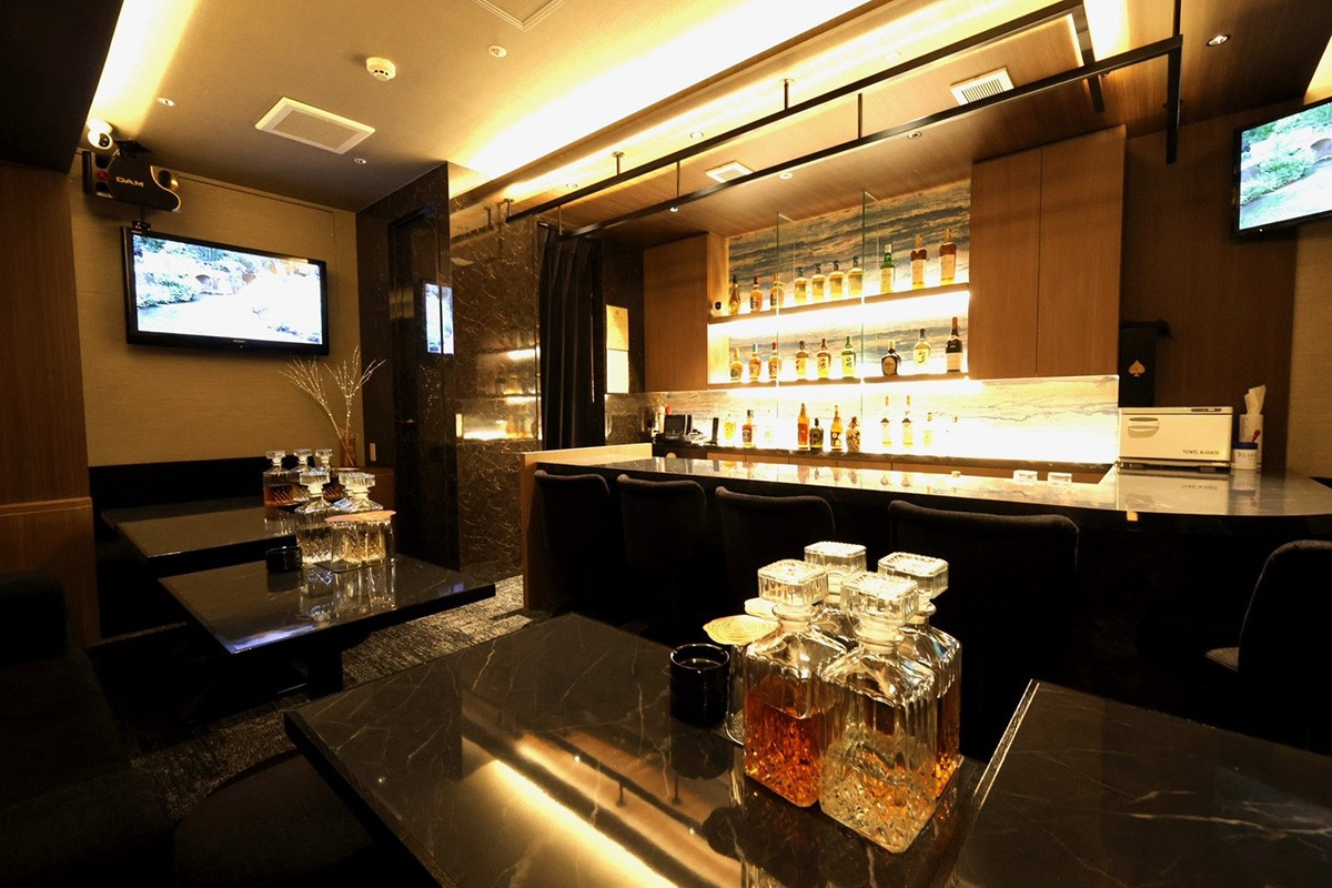 Snack Solace(ソレイス)店内 4