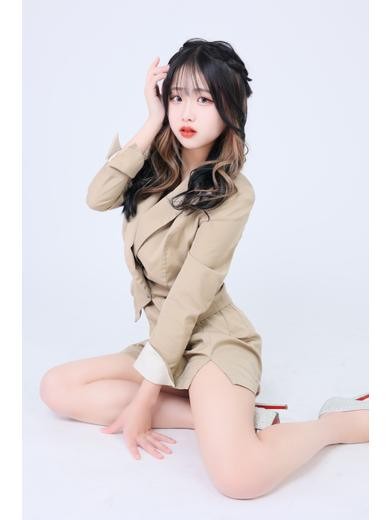なお先生プロフィール写真6
